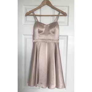 ✨ FOREVER21 SILKY PINK DRESS